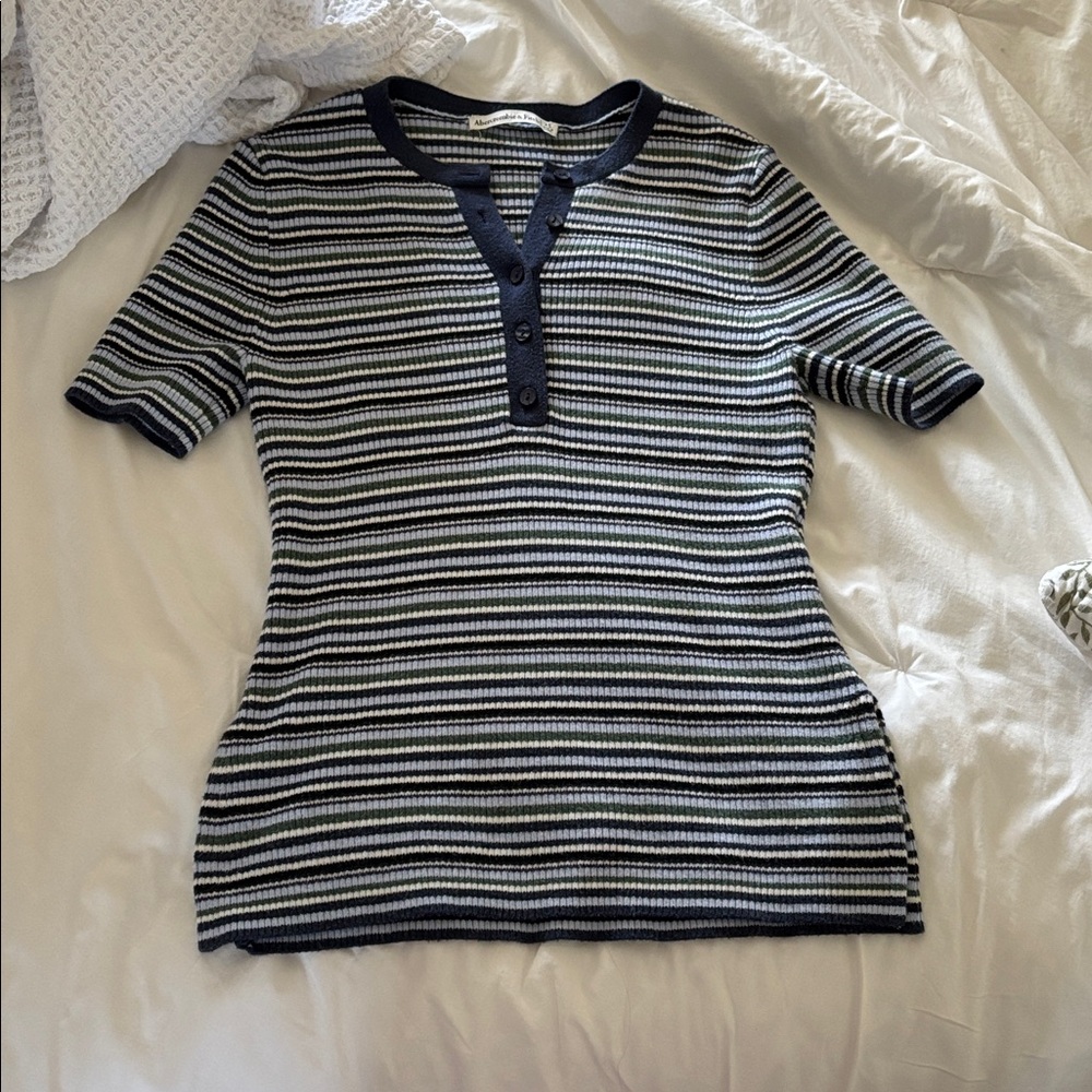Abercrombie Sweater Henley Tee with Split Hem